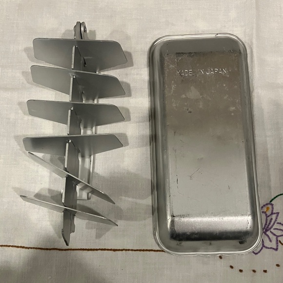 Small Vintage Aluminum Ice Cube Tray Made in Japan 7.5”x3.5” - Picture 3 of 7